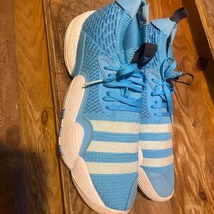 Trae Young Size 15 basketball shoes worn once